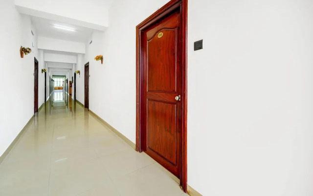 OYO Flagship 75052 Kuku Residency