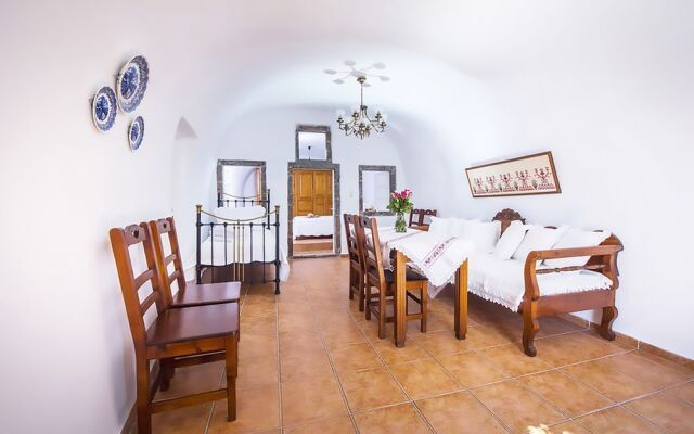 Kadia Traditional Residences