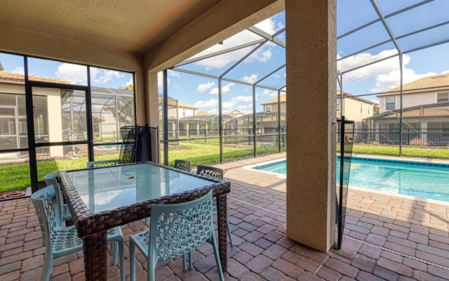 Christopers 9-bedroom Vacation Home