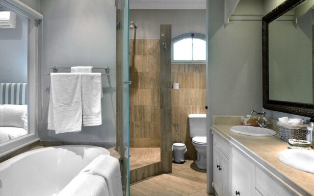 Villa Vineyard - Adults Only