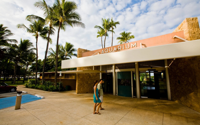 Kaimana Beach Hotel
