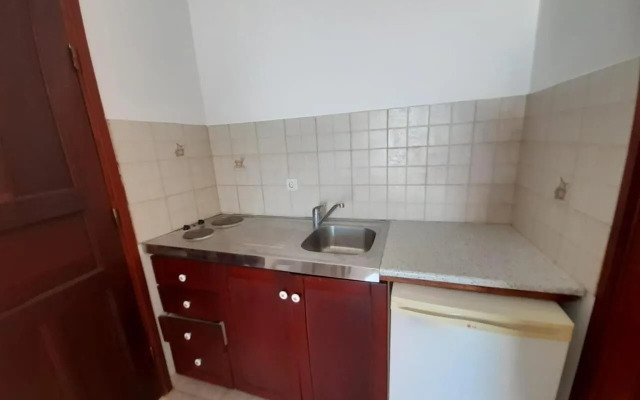 Marianthi Studios & Apartments