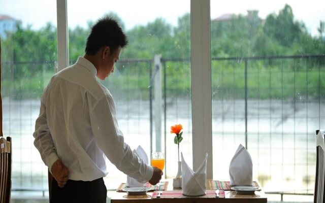 Royal Golden View Hotel