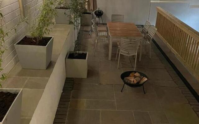 11 Breakwaters Way