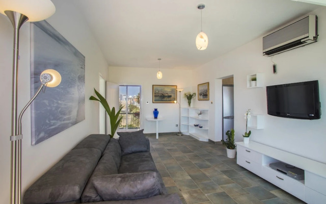 Lordos Sunshore Beachfront Suite
