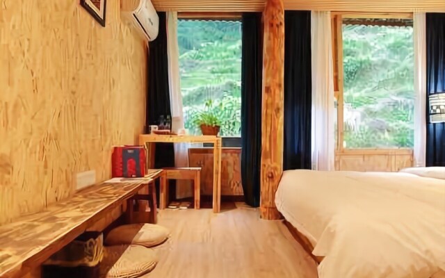 Liping Dong Art Theme Hotel