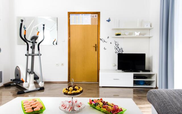 MARISKA - with swimming pool - A1(6+2)