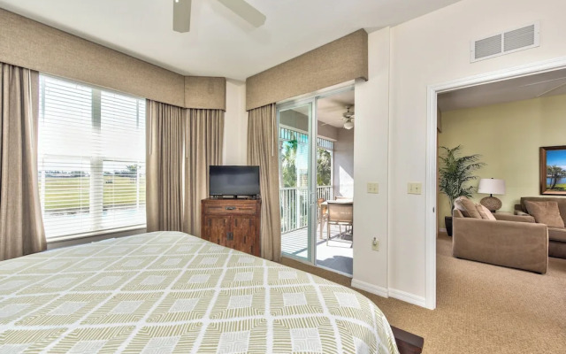 Genoa Vacation Rental: Stylish 2-BR Condo with Golf & Lake Views. Resort-Style Pool, Hot Tub, and Easy Access to Championship Golf. Minutes from Naples Beaches, 5th Avenue S, and Marco Island