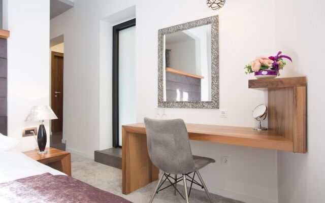 Starlight Luxury Suites