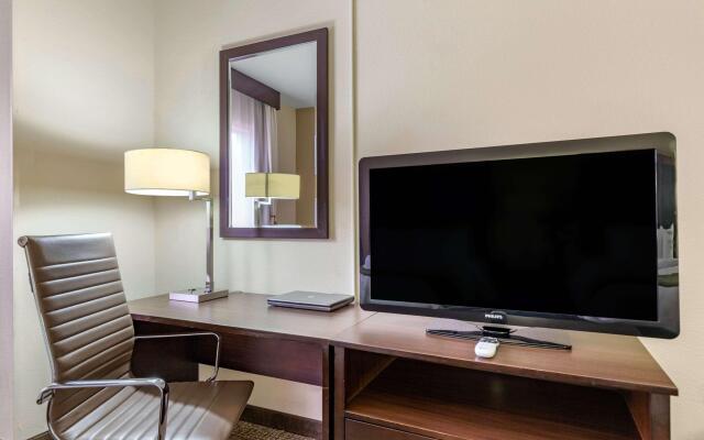 Comfort Inn & Suites Lakeside