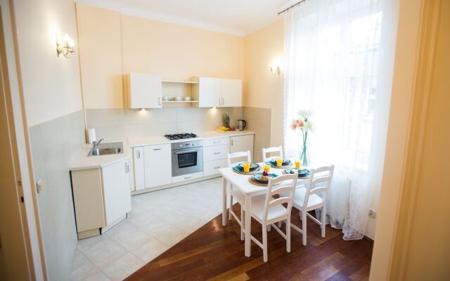 Apartments Roman