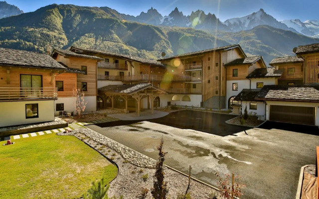 Thedrus luxury apt, swimming pool, SPA & more