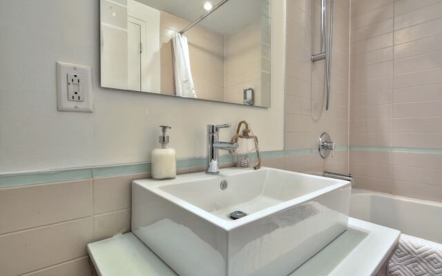 2 Floor Mezzanine Condo Near Convention Center