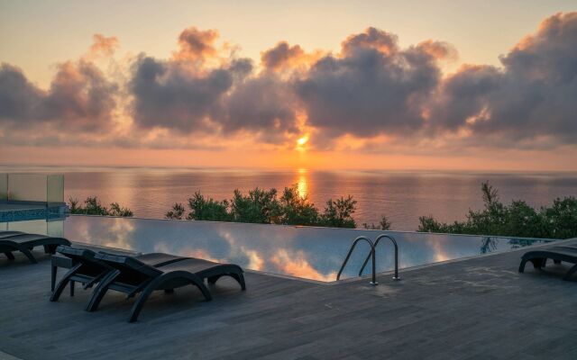 Kymothoe Elite Suites