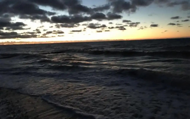 Seahorse Modern Retreat