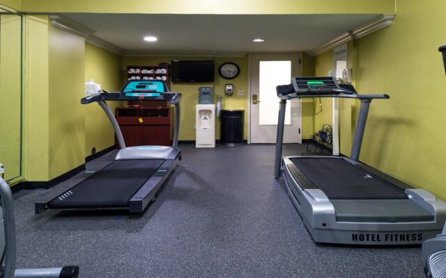 Holiday Inn Hotel & Suites Warren by IHG