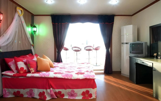 Hwaseong Pension Jebu Beach Condo