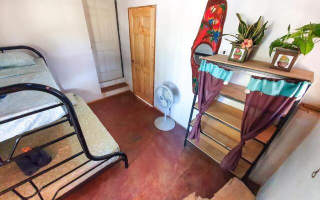 Casa Ital-Tico, Playa Negra