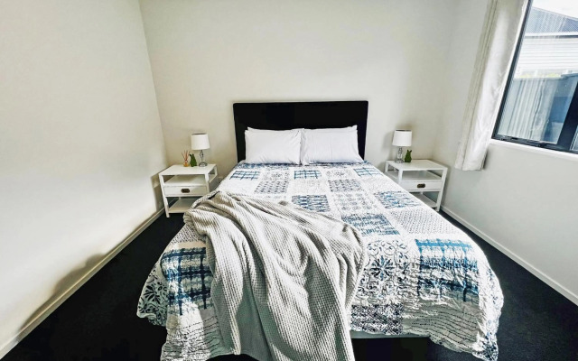 Thomas Townhouse - Christchurch Holiday Homes