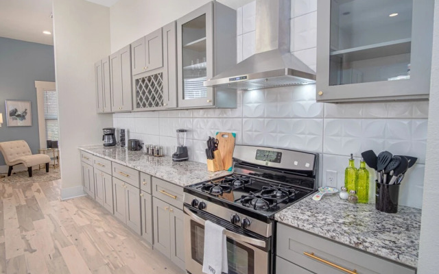 Incredible New 3br/2ba Near Downtown