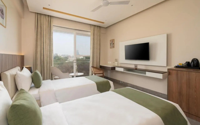 Foxtrail, Sector 42 - AM Hotel Kollection