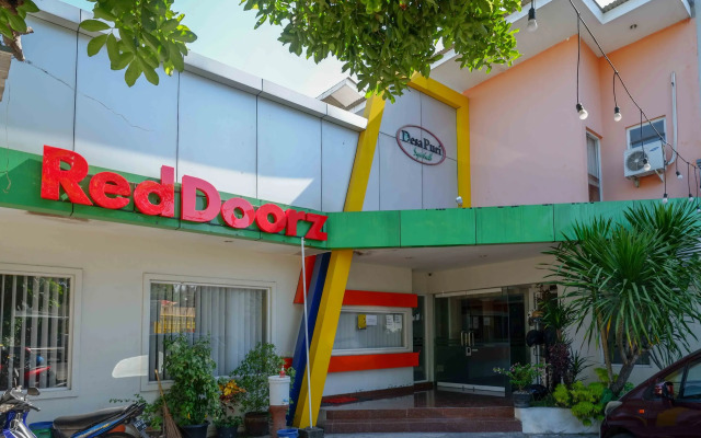 RedDoorz Syariah near Museum Wayang Kekayon