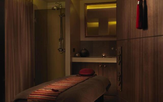 Dolphin House Serviced Apartments
