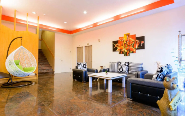 Hengchun Town Cabins(墾丁恆春小城民宿)