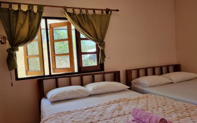 Sawasdee Sichang Resort