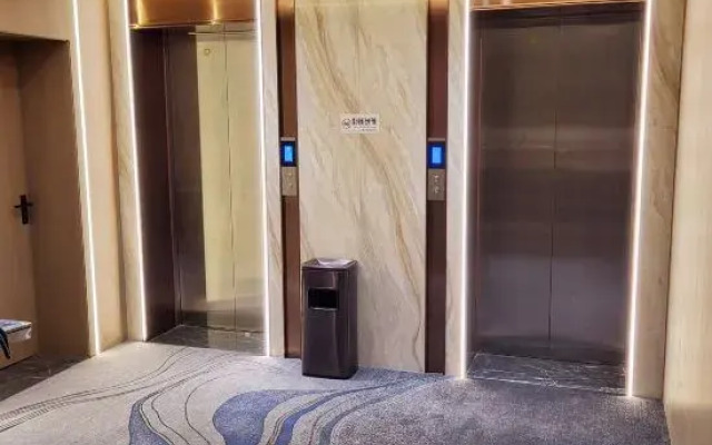Xiyuan International Hotel (Nanyang Railway Station Xinhua City Plaza)