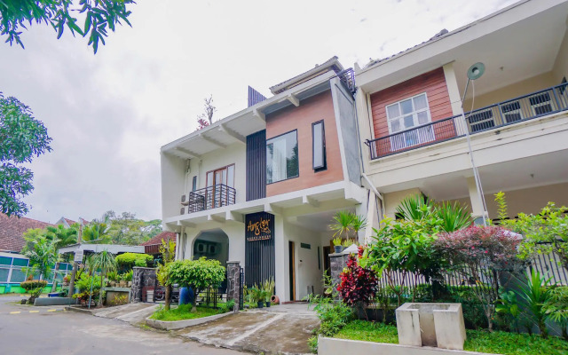 OYO 90319 Angler Guest House Malang
