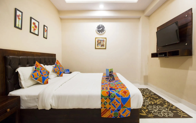 FabExpress Travelers Lodge