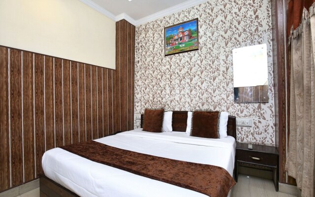 OYO 15998 Hotel Ma International