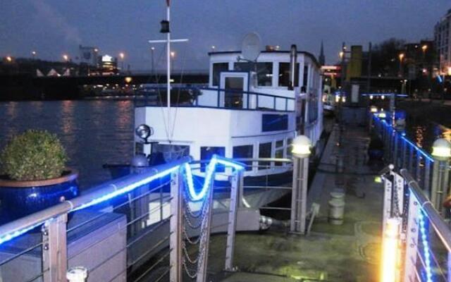 Hotelschiff Perle Bremen