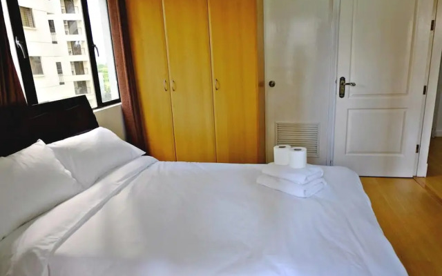 Forbeswood Heights 2BR by Stays PH