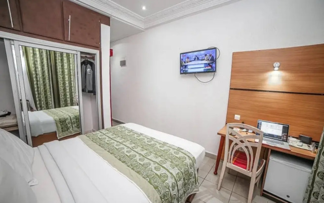 Fini Hotel Bobende