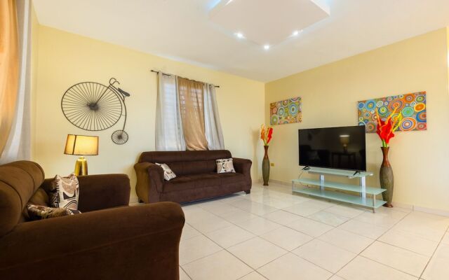 Colinas del Atlantico Vacational House 2nd Floor