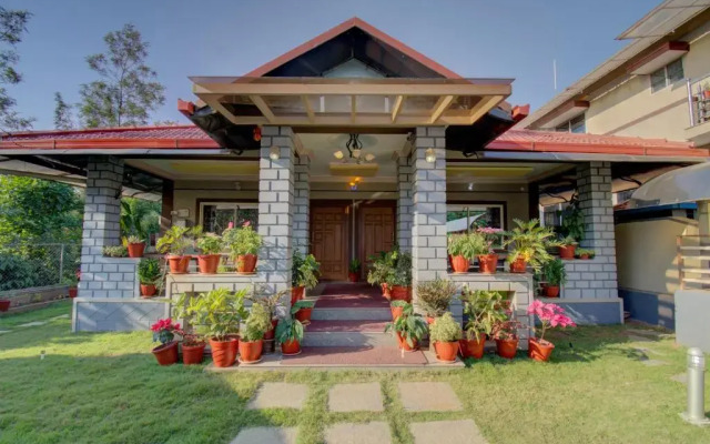 Srinikethana Home Stay with Swimming Pool
