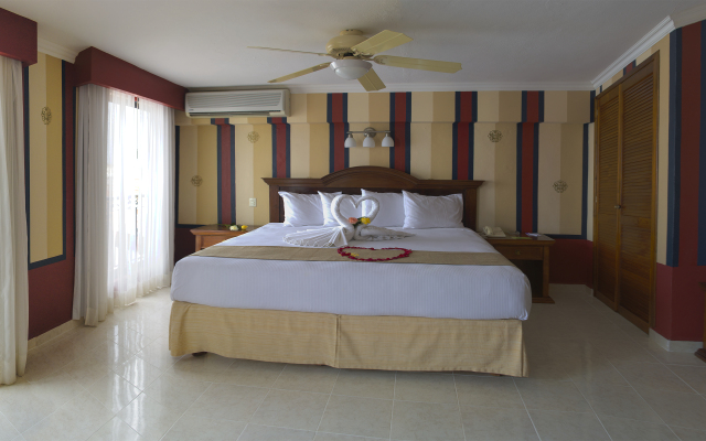 Hotel Plaza Colonial