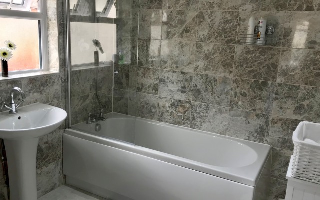 The Woodfarm Lodge - 3 Bedroom House with parking - Oxford