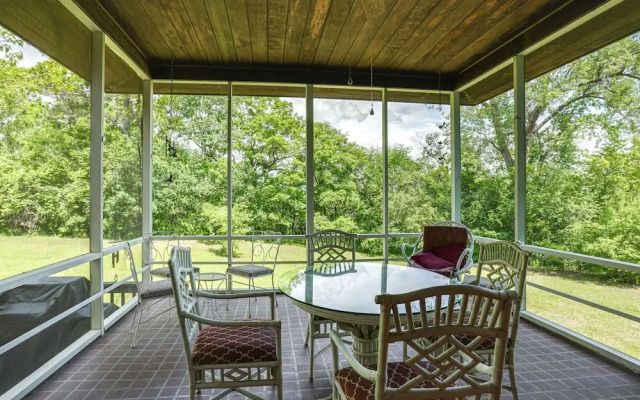 15 Mi to Downtown Minneapolis: Retreat on 5 Acres