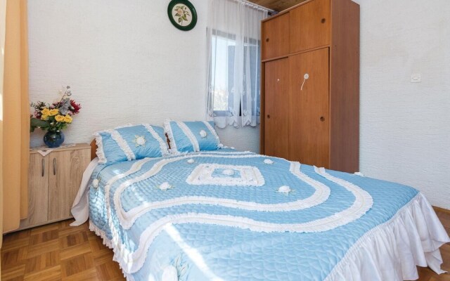 Beautiful Apartment in Vir With 2 Bedrooms and Wifi