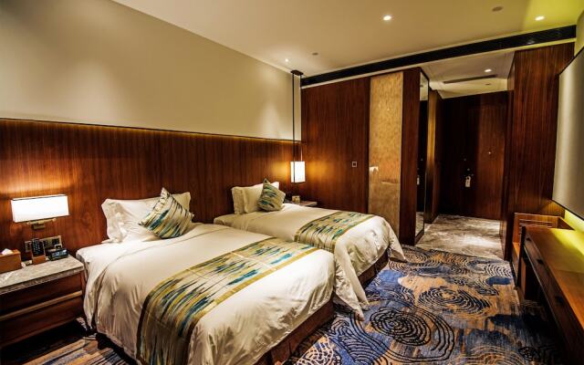 Yading Peninsula Hotel
