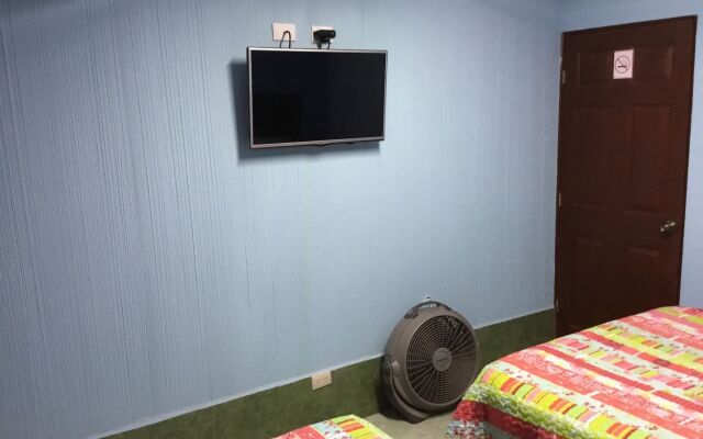 Euro Hostal - Hostel