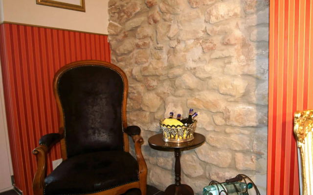 Hotel Chapeau Noir