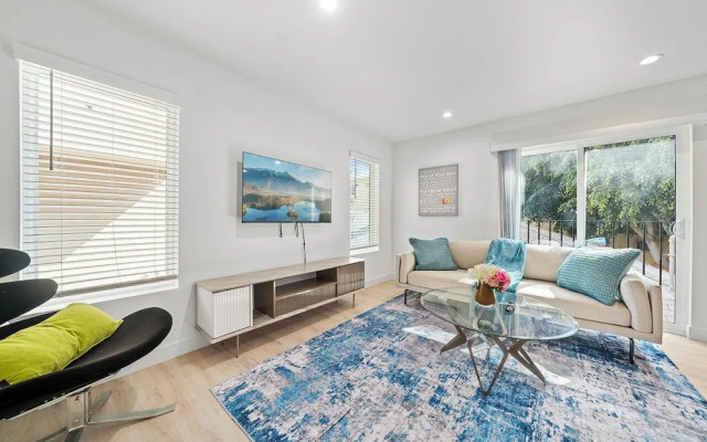 Serene Escapes Hollywood