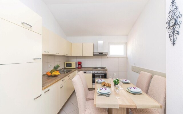 Amazing Apartment in Plano With Wifi and 2 Bedrooms