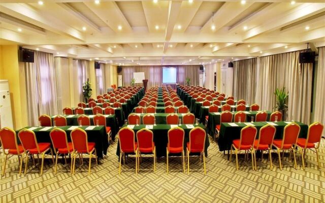 Guxiang Runtu Business Hotel