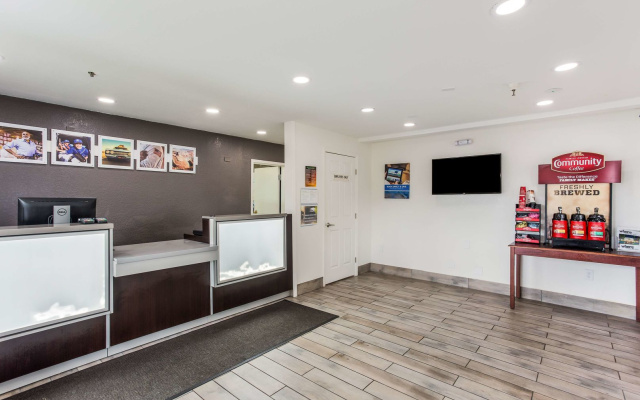 Studio 6 Extended Stay - Jacksonville, FL - South