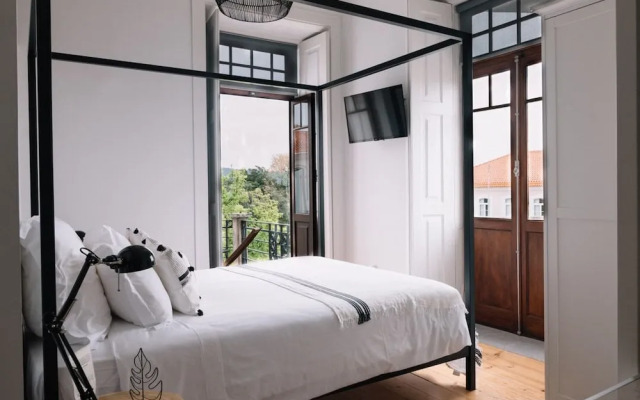 Penedo da Saudade Suites & Hostel